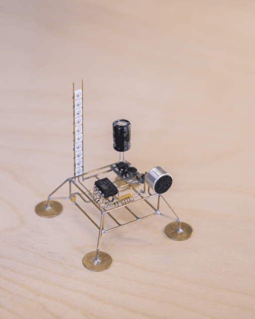 Tiny VU Lander thumbnail 3